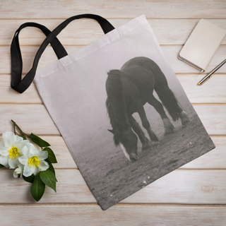 Lina vai kokvilnas auduma maisiņš «Zirgs miglā» | Kolekcija «Melnbalts»