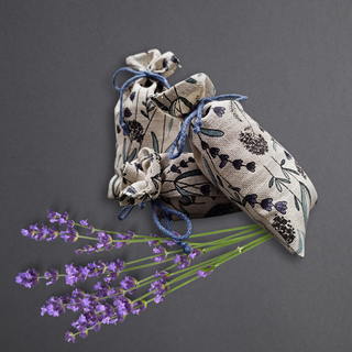 Lavandas ziedi lina maisiņā – 20 g (lielais) | ar lavandas ziedu dizainu