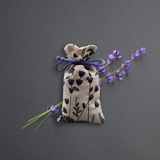 Lavandas ziedi lina maisiņā – 10 g (mazais) | ar lavandas ziedu dizainu